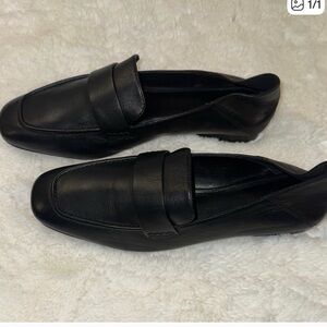 MICHAEL Michael Kors Black Leather Loafers with Square Toe
Worn once